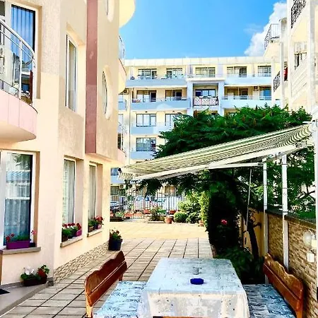 Апартаменти Релакс Sunny Beach